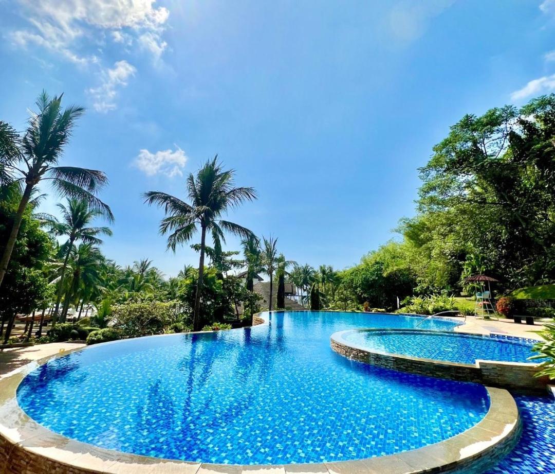 Casa Amores: Camaya Coast Mariveles Exterior photo